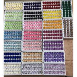 2-3公分整盒玫瑰，一盒24朵，賣場2-3玫瑰公分皆適用，24朵不混色，請先詢問是否有庫存